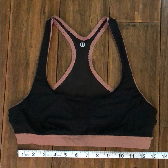 Lulu Lemon Sports Bra with detailing 🎀 RARE - Picture 5 of 6